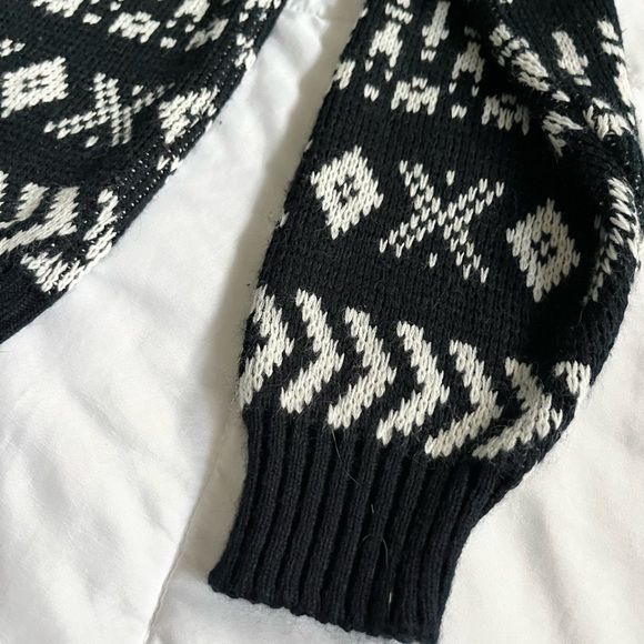 Kids Sweater - Picture 6 of 7